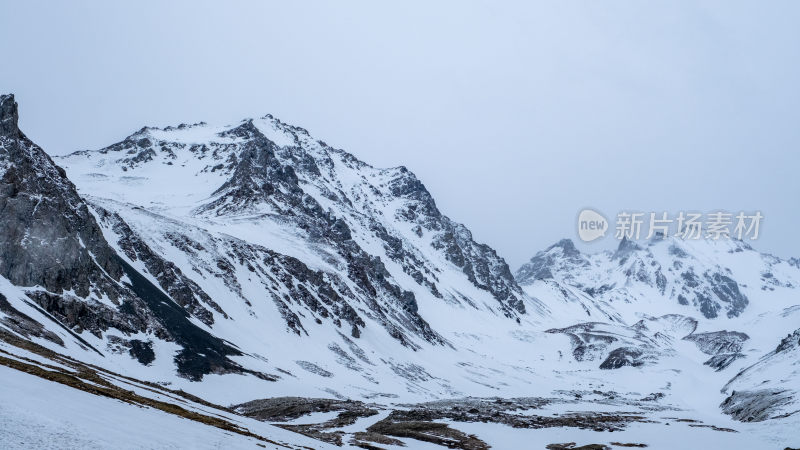 新疆伊犁那拉提雪山风光