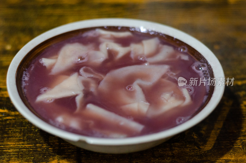 一碗洛阳特色面食红豆面