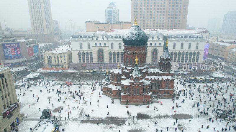 雪中的圣索菲亚哈尔滨大教堂雪景下雪航拍