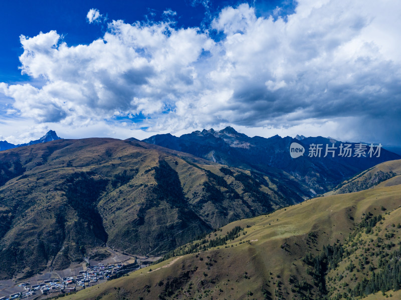 川西理塘格聂自然风景