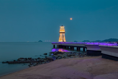 珠海情侣路灯塔夜景