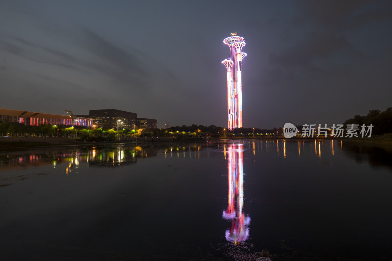 北京奥运钉子塔夜景