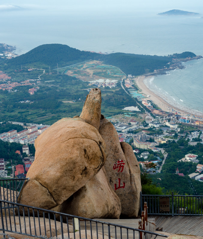 青岛崂山，在仰口的天苑景区登山看海