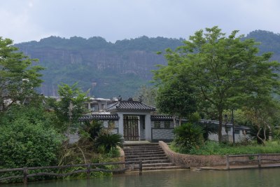 广东韶关：水上丹霞游船锦江沿岸风景