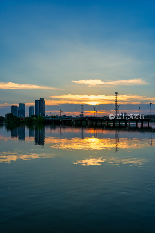 武汉金银湖的夕阳风景