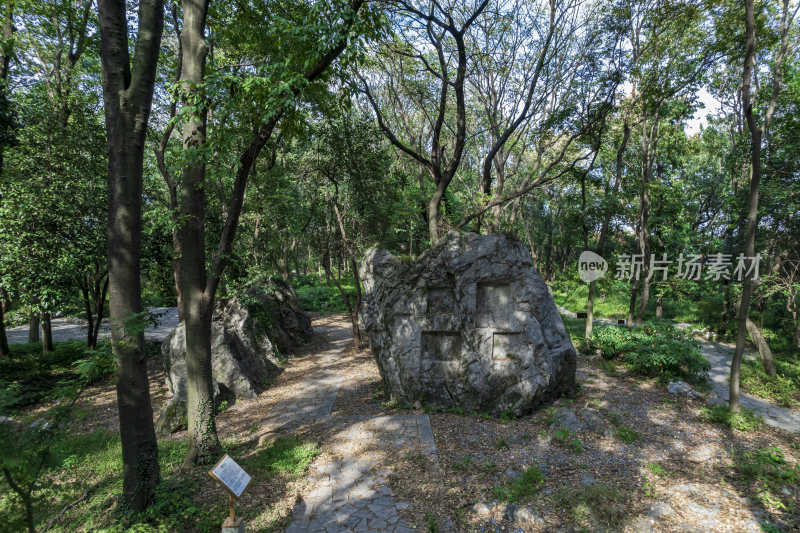 杭州凤凰山排衙石诗刻