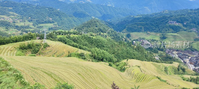 山间梯田自然风光