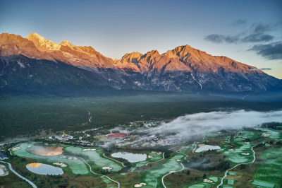 玉龙雪山的云海