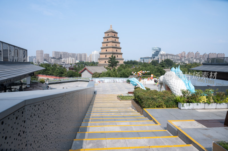 陕西西安晴朗天气的大慈恩寺大雁塔