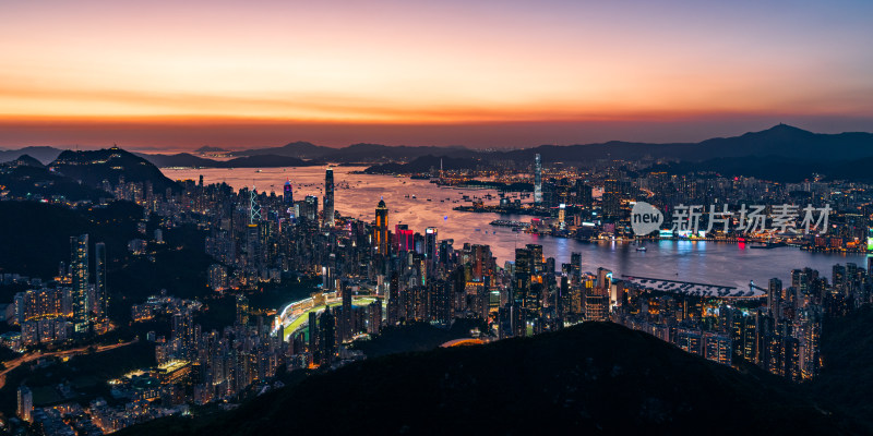 香港维多利亚港城市日落光辉全景