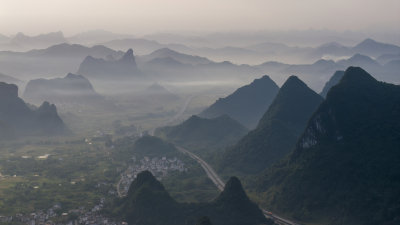 广西桂林山水水墨中国风