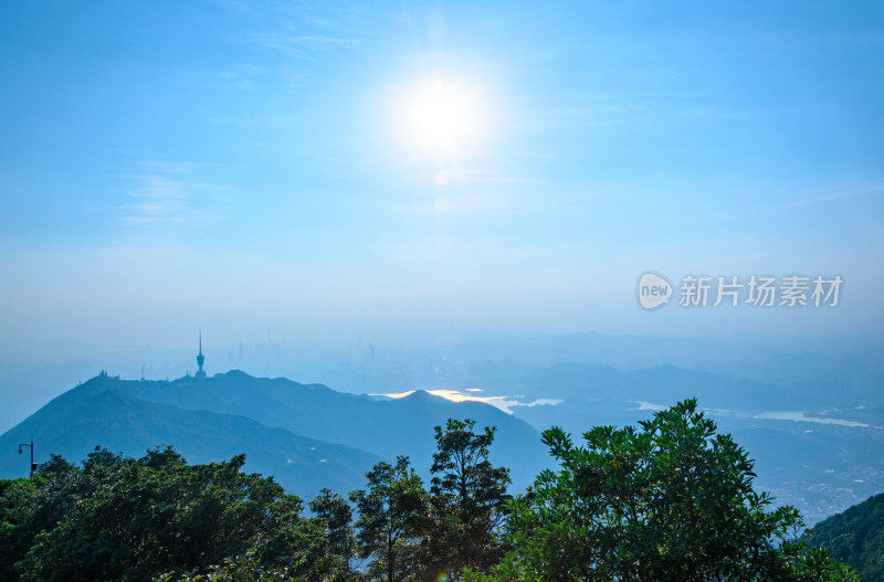 深圳梧桐山旅游景区山峰湖泊电视塔