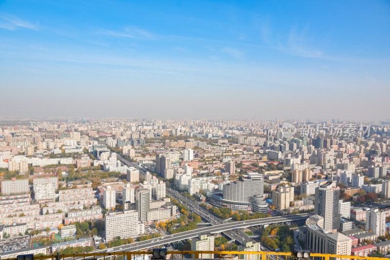 北京西二环路住宅楼和交通道路俯拍