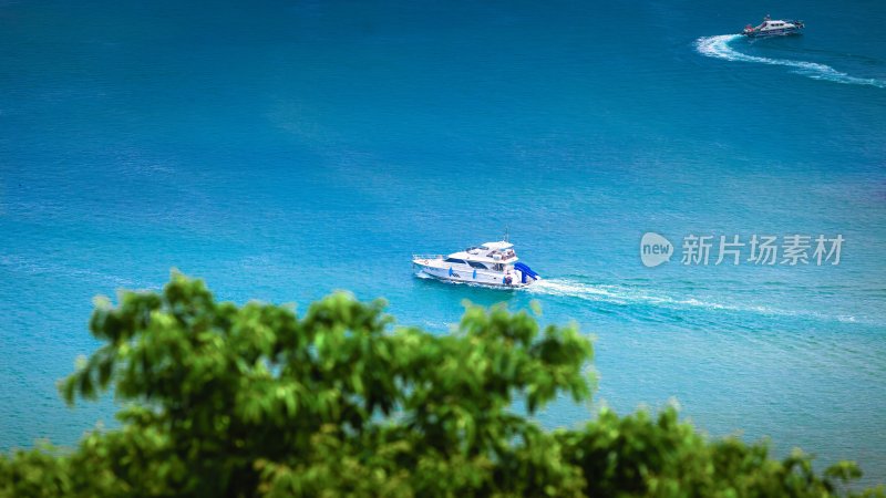 海南三亚鹿回头风景区俯瞰三亚湾、凤凰岛