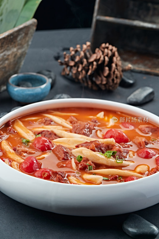 西红柿牛腩面棍汤