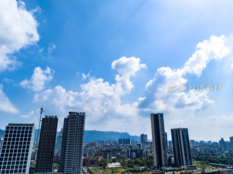 宜宾城市大景蓝天白云航拍图