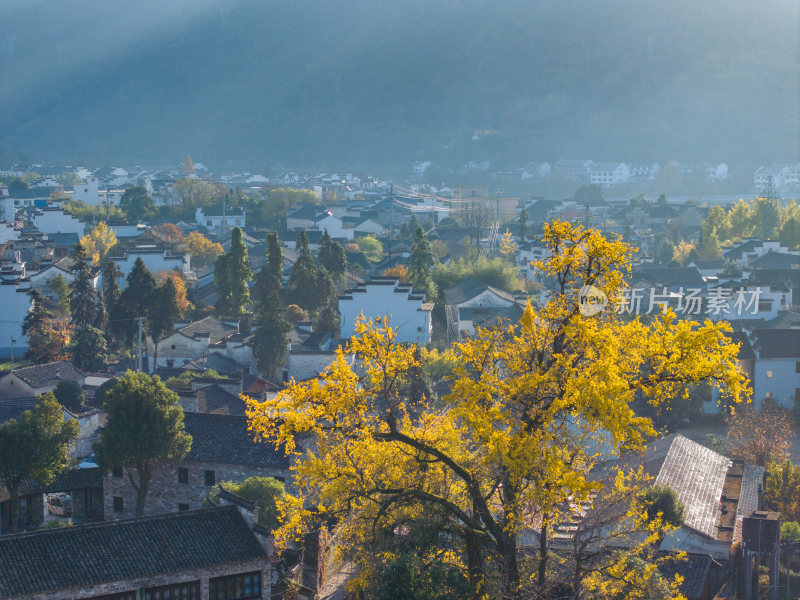 航拍安徽宣城泾县桃花潭风景区老街村庄