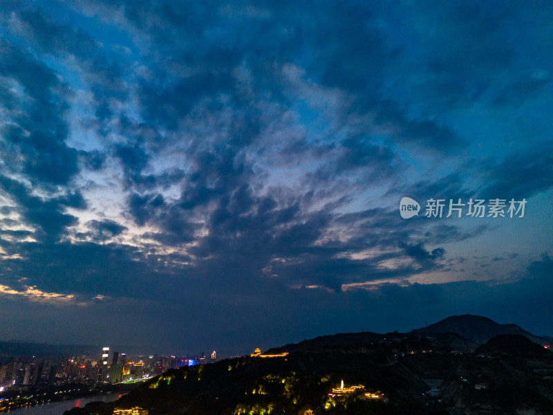 兰州夜幕降临夜景航拍图