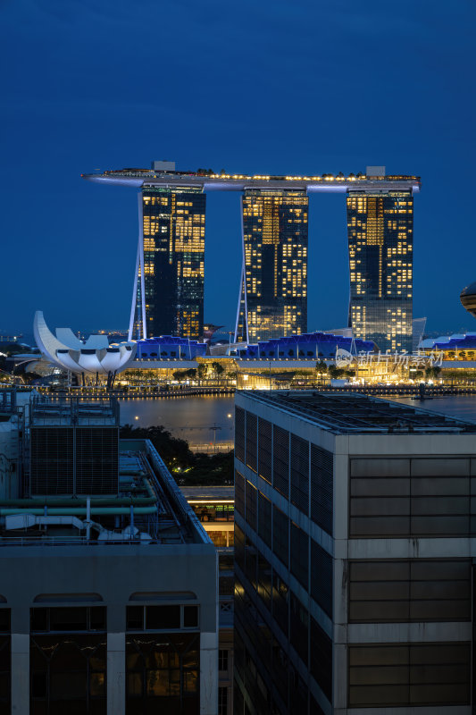 新加坡滨海湾金沙海滨奥林匹克蓝调夜景