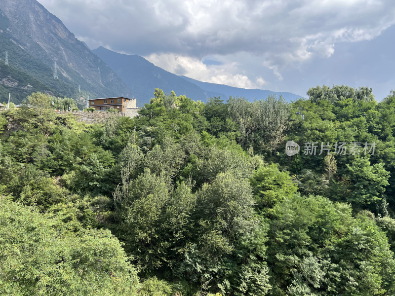 四川川西阿坝州茂县叠溪海子山谷风景