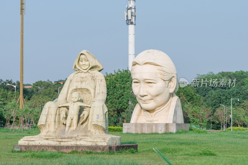 广州大学城露营地公园草坪大型雕塑雕像