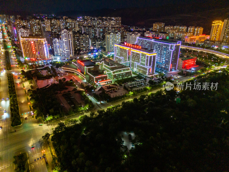 甘肃定西城市夜景交通航拍图