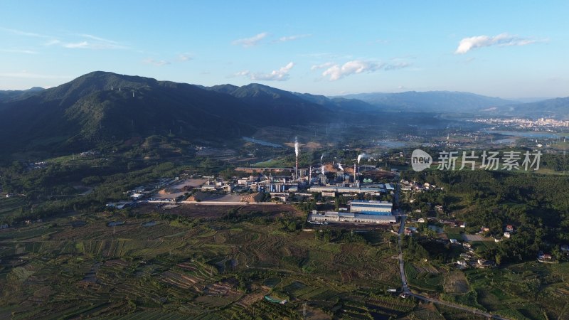 山脚下工厂全景航拍-景谷造纸厂