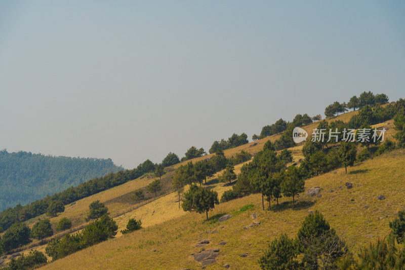 山顶的天空和风景