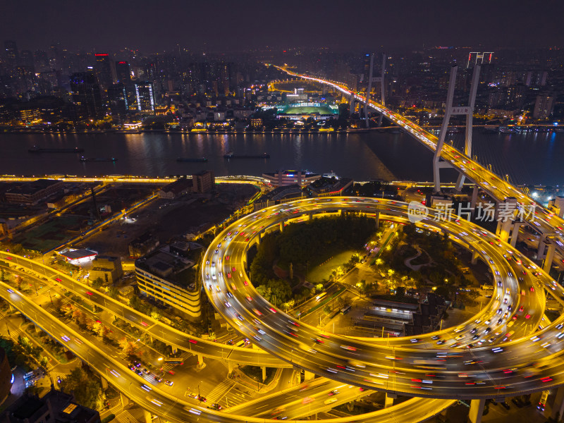 航拍俯瞰上海南浦大桥夜景