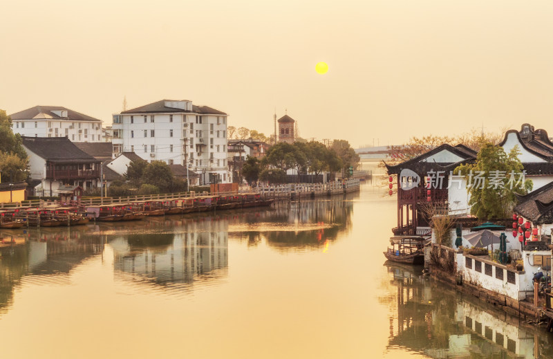 上海朱家角古镇日落风景