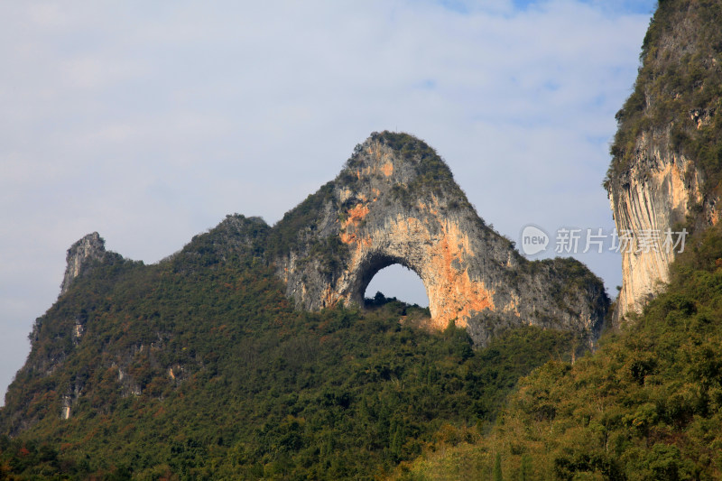 广西省桂林市阳朔县漓江山水风光