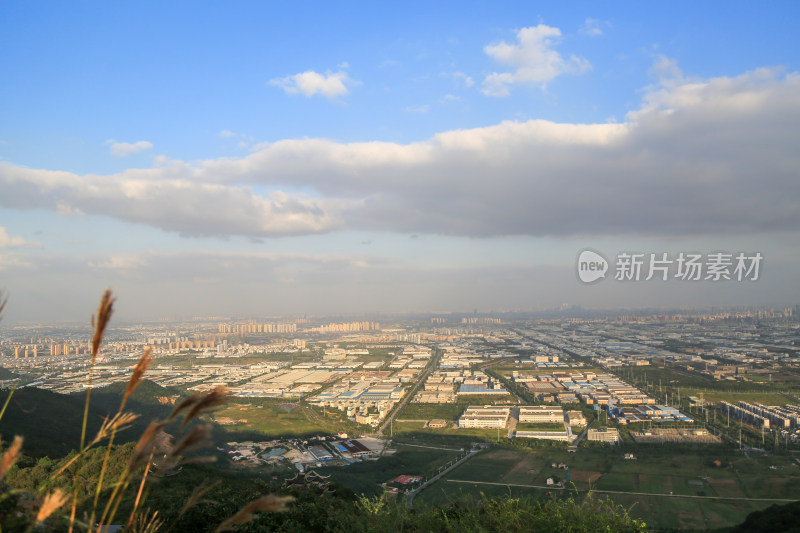 苏州大阳山山顶俯瞰城市全景