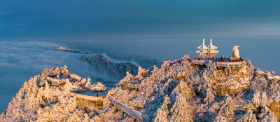 河南老君山清晨雪后云海日出航拍