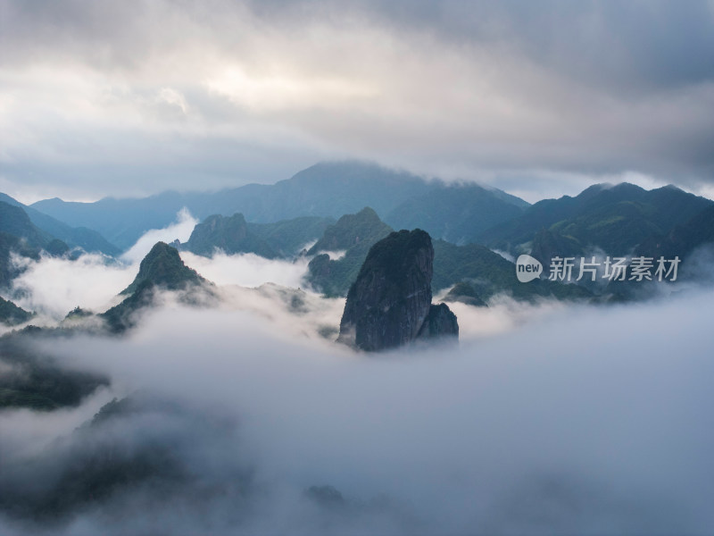 云雾缭绕人间仙境的永嘉石桅岩风景区