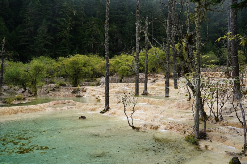 四川阿坝藏族羌族自治州黄龙风景区