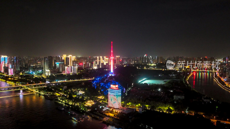 湖北武汉龟山公园电视塔晴川阁夜景航拍图