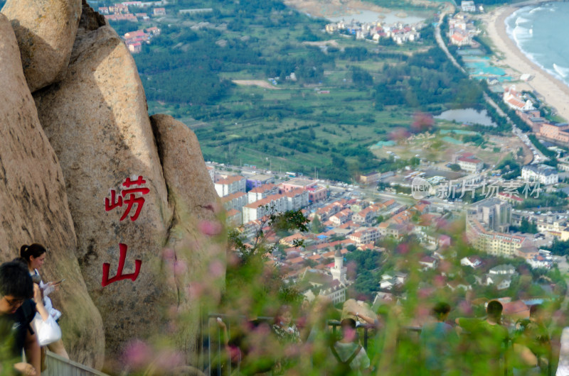 青岛崂山，在仰口的天苑景区登山看海