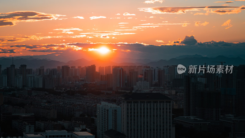 城市日落天际线景观