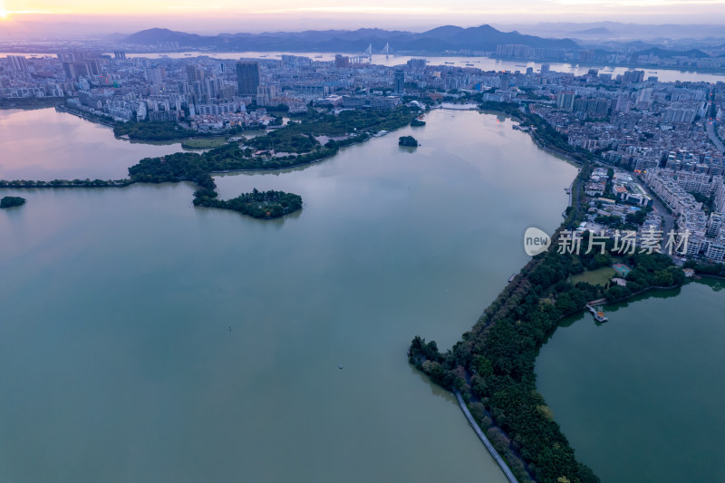 广东肇庆星湖景区日出彩霞航拍摄影图