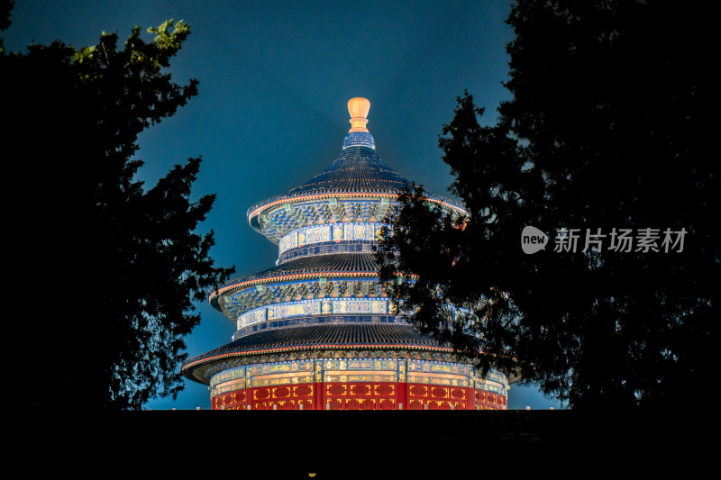 夜幕下的北京天坛祈年殿建筑 夜景灯光