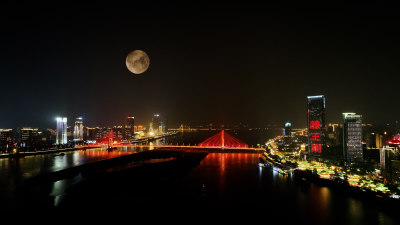 城市月亮南昌夜景风光中秋夜晚夜宵节圆月