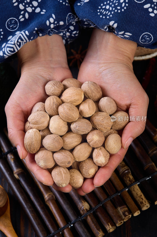 肉豆蔻 卤料 调味品 香辛料 豆蔻香料中药