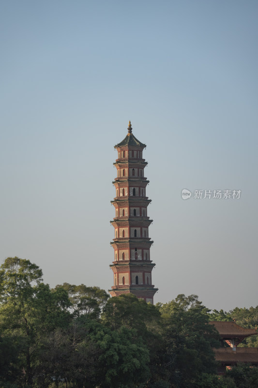 广州番禺莲花山旅游风景区古塔全景