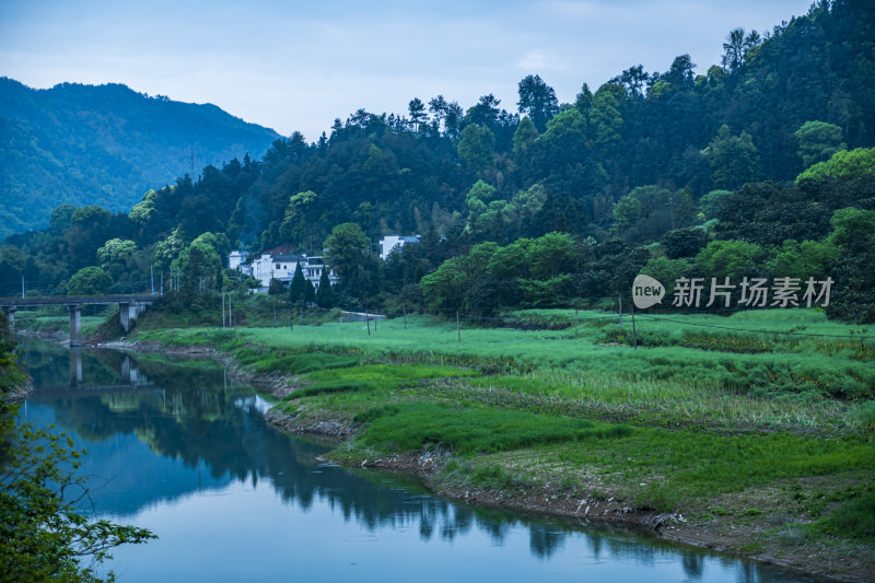 安徽新安江十里画廊风景