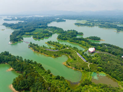 航拍夏季河南信阳南湾湖茶岛风光