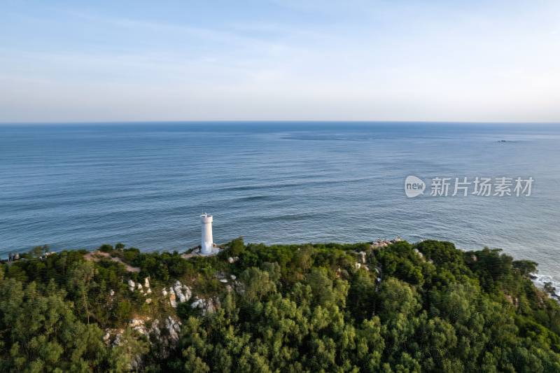 海边灯塔鸟瞰全景