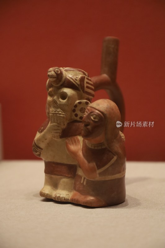 印加古代人物造型陶制工艺品