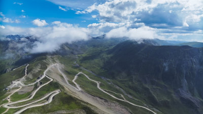 四川甘孜贡嘎雪山子梅垭口航拍