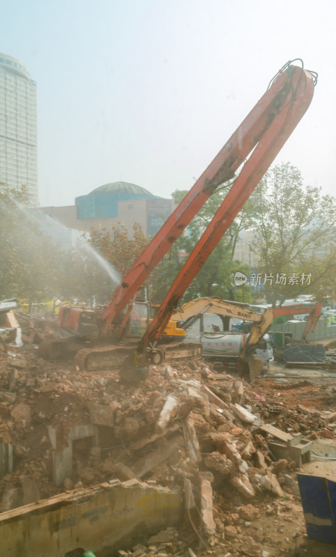 青岛四方老城区地铁工程，施工现场