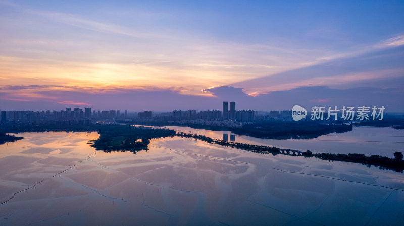 武汉东西湖区金银湖城市风光之傍晚时分